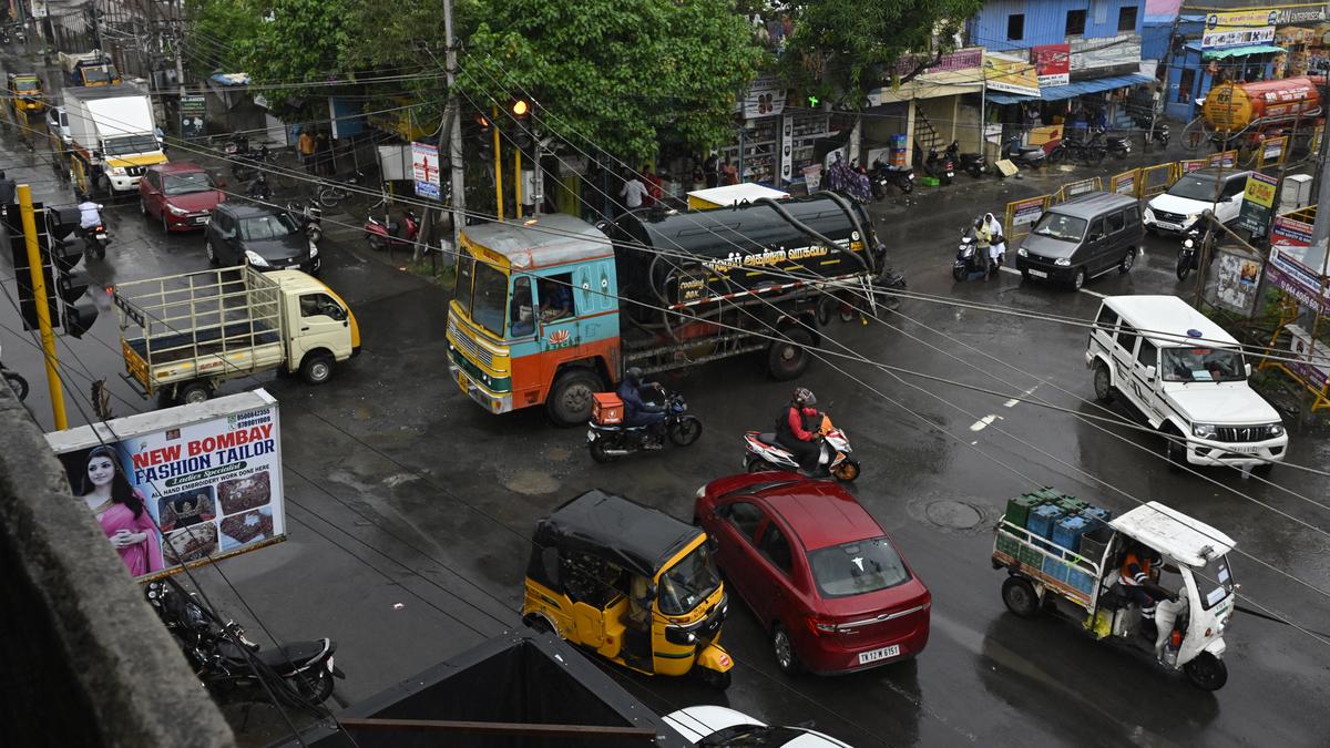 Arasamaram junction at Ramapuram, a nightmare for commuters