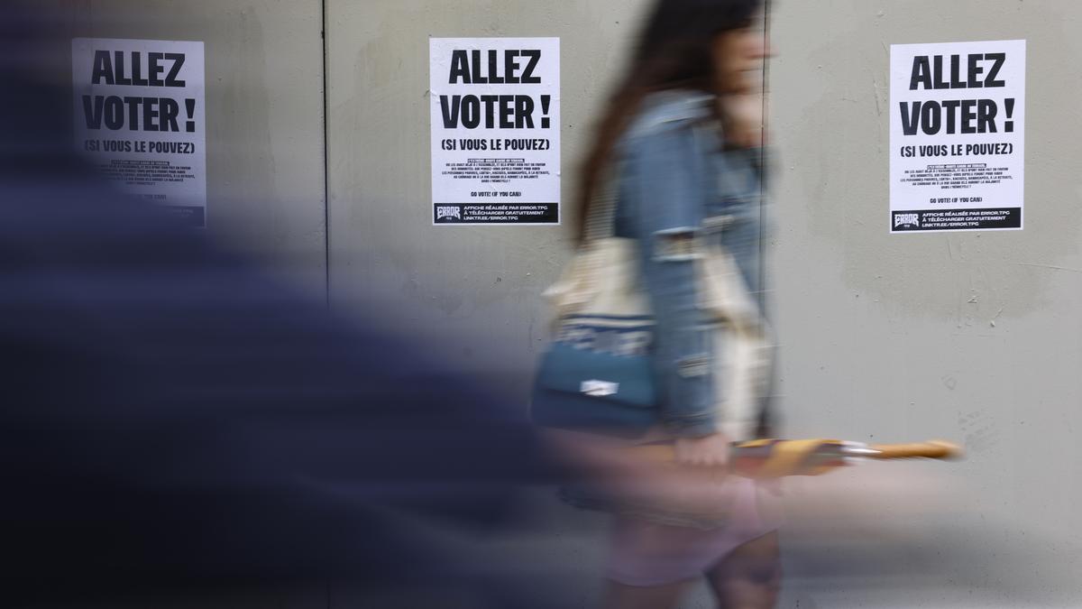 National Rally to fall short of absolute majority in French parliamentary elections, poll shows