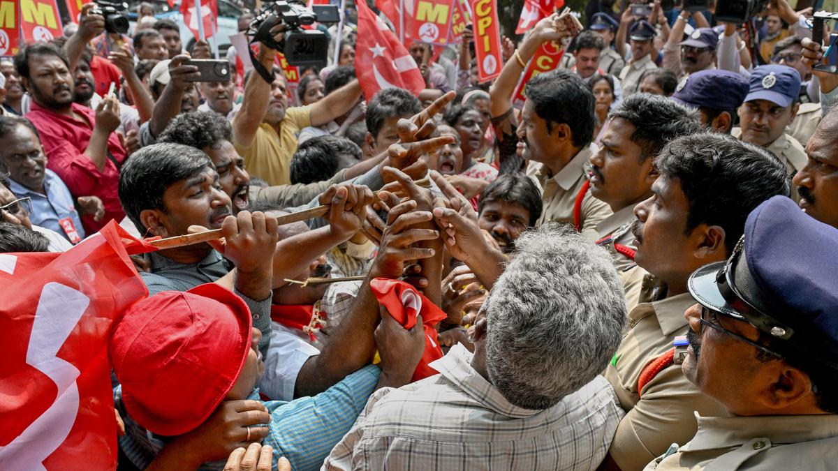 GVMC Council meeting in Vizag witnesses ‘chaos’; media denied access