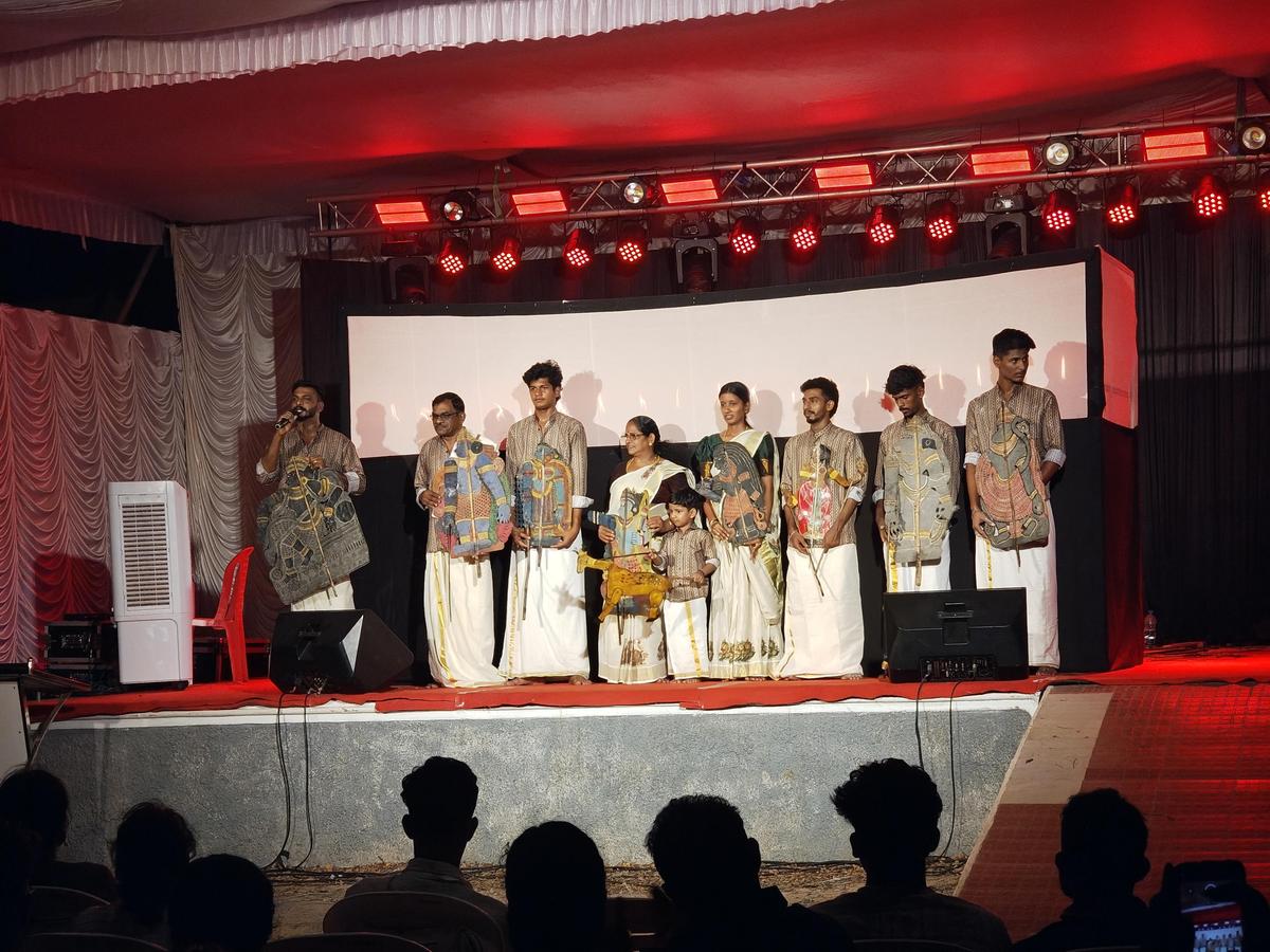 Artists from the Harisree Kannan Tholpavakoothu Kalakendram