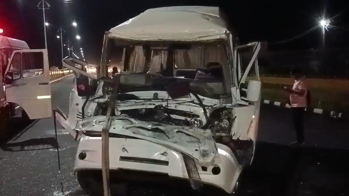 One killed, seven injured after tempo traveller collides with bus on Chennai - Bengaluru Highway near Ambur