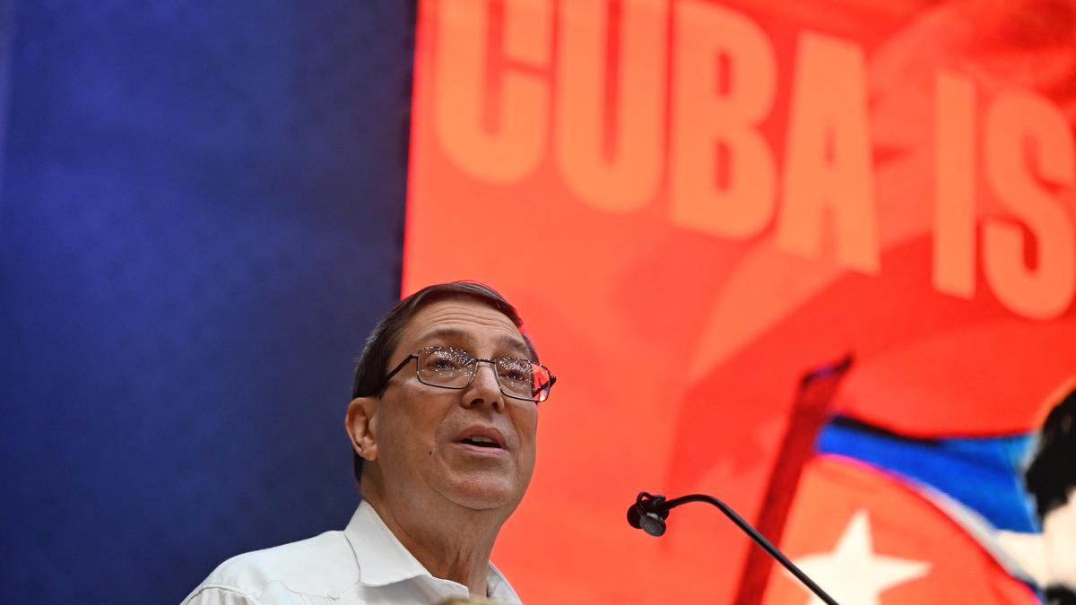 Under U.S. pressure, Cuba appeals for international help