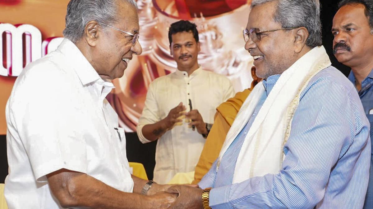 Siddaramaiah meets Kerala CM at Sivagiri Mutt, holds cordial talks