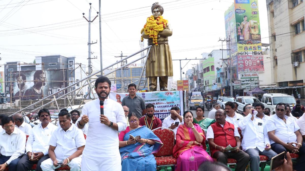 Read Vivekananda’s biography for a life-changing experience, youth told
