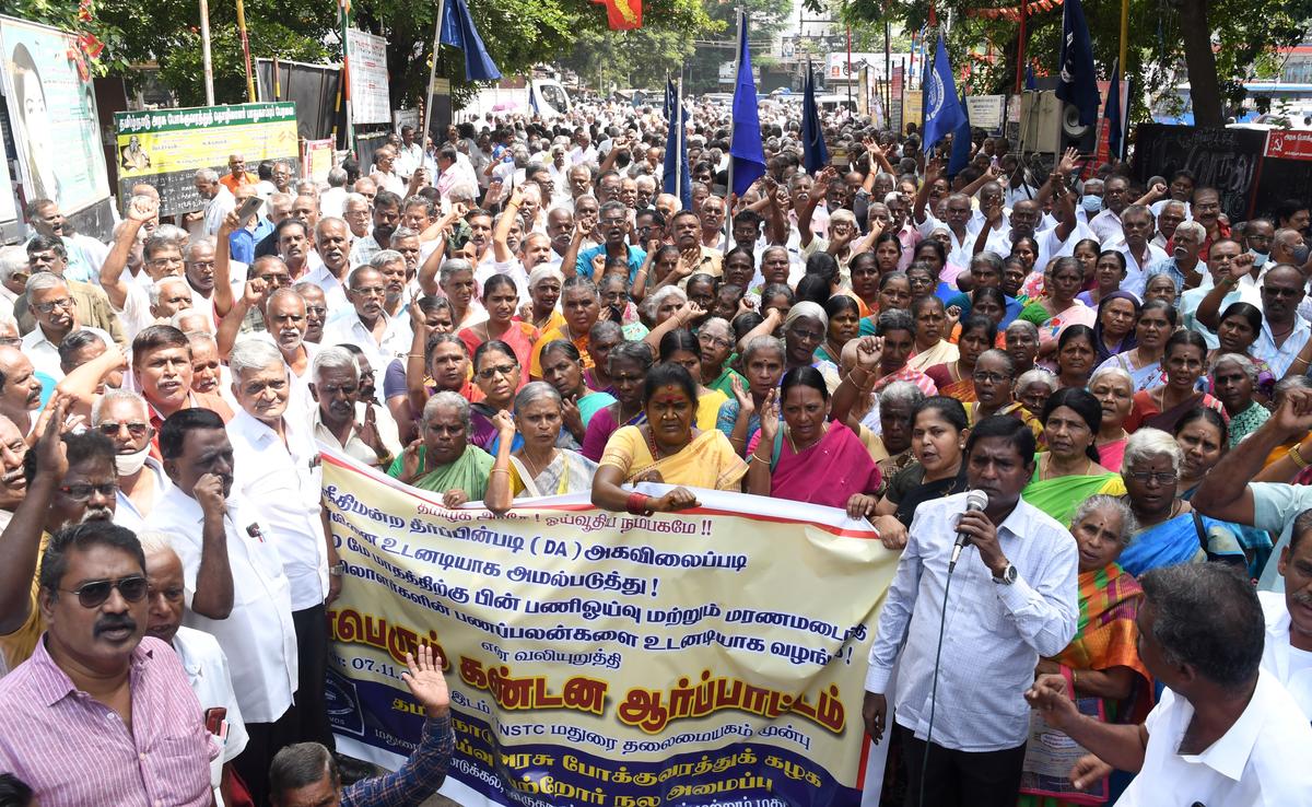 Retired TNSTC employees seek disbursal of DA arrears