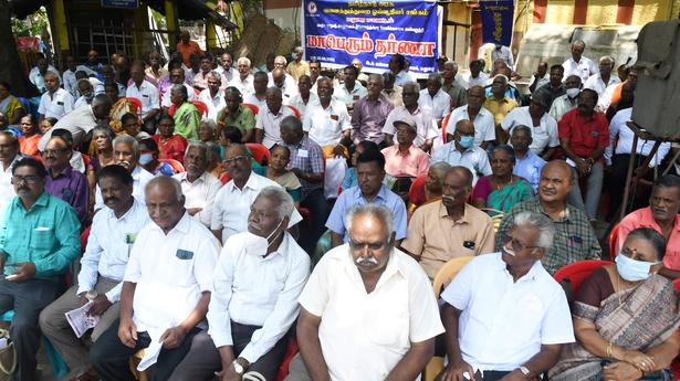 Retired government employees stage demonstration in Madurai 