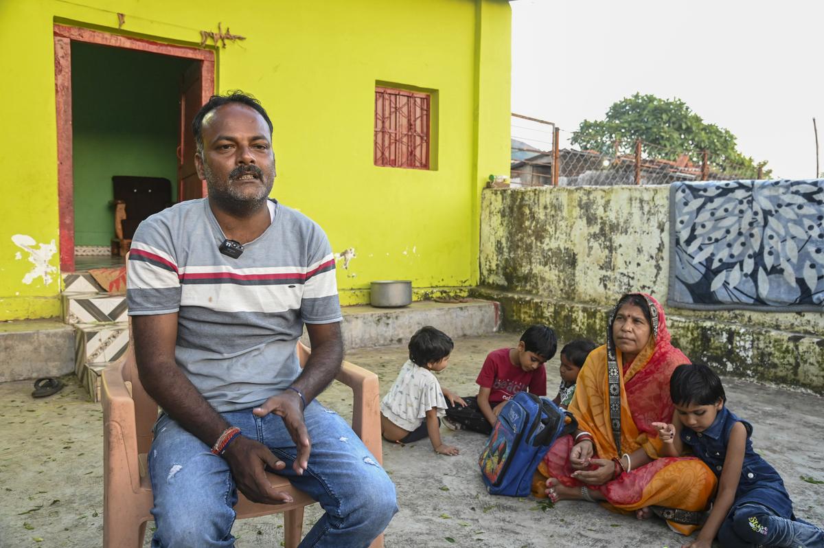 Suresh Pipri, a 40-year-old farmer from Parasia’s Sethiya village, recalls the last few days of his 5-year-old daughter Rishika’s life. 