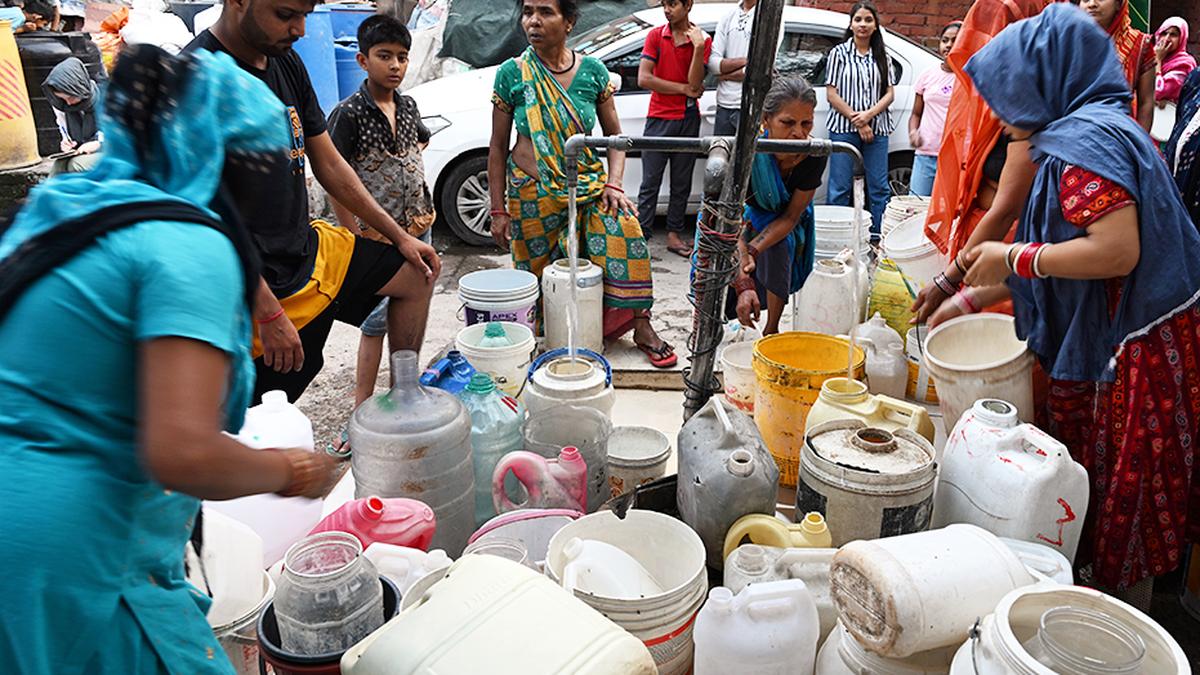 SC directs the Yamuna River Board to hold an urgent meeting on June 5 to address Delhi’s water crisis