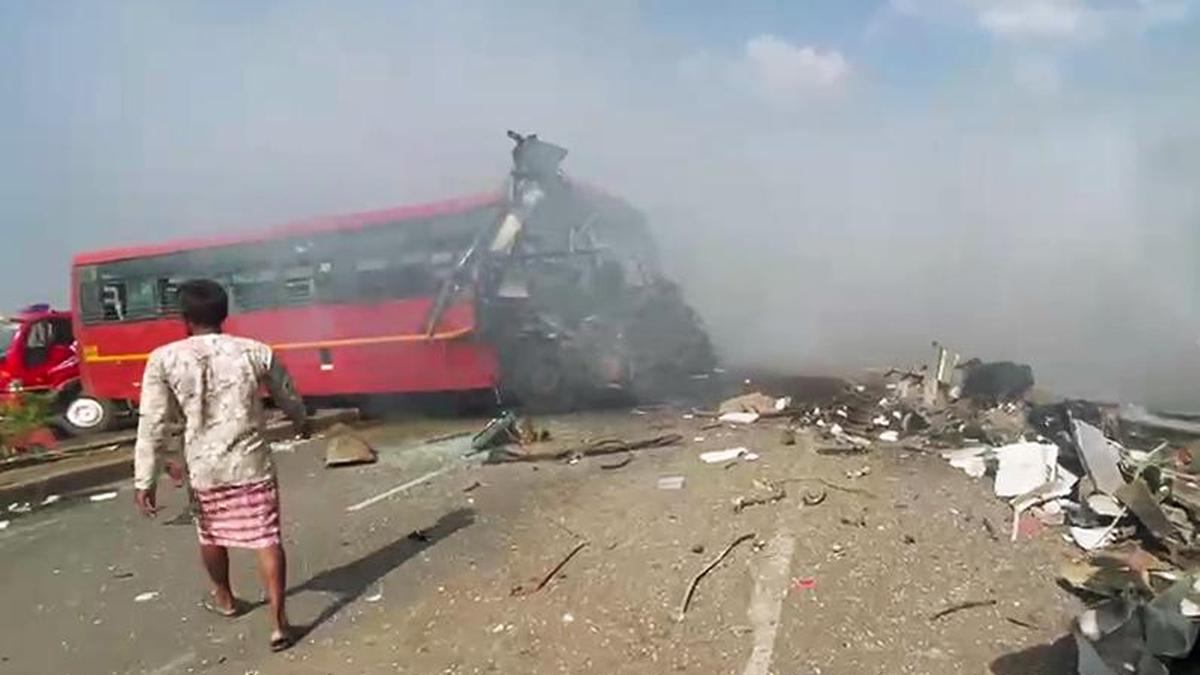 At least seven killed, 40 hurt as as two State-run buses from Maharashtra collide near Surat; one catches fire