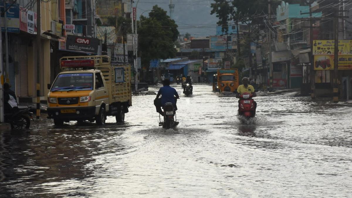 Heavy rain lashes Salem district, 847.7 mm of rainfall recorded