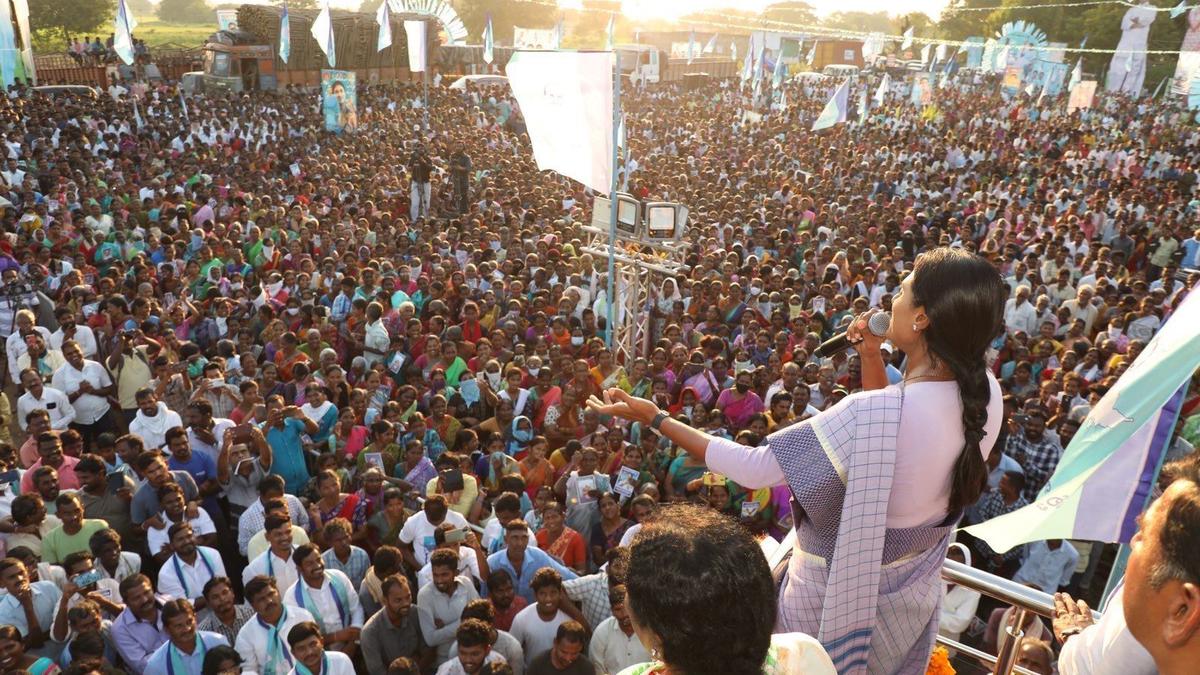 YS Sharmila crosses 3000-km mark of Praja Prasthanam padayatra, flays TRS for “murder of democracy”