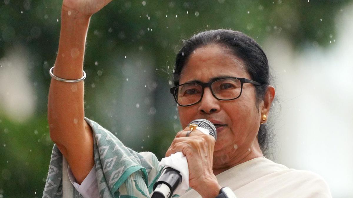  Mamata to attend NITI Aayog meeting in Delhi