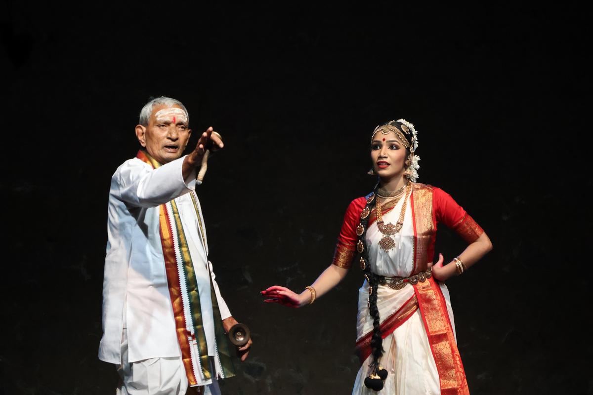 गुरु पसुमार्थी रत्तिया सरमा और काव्य हरीश।