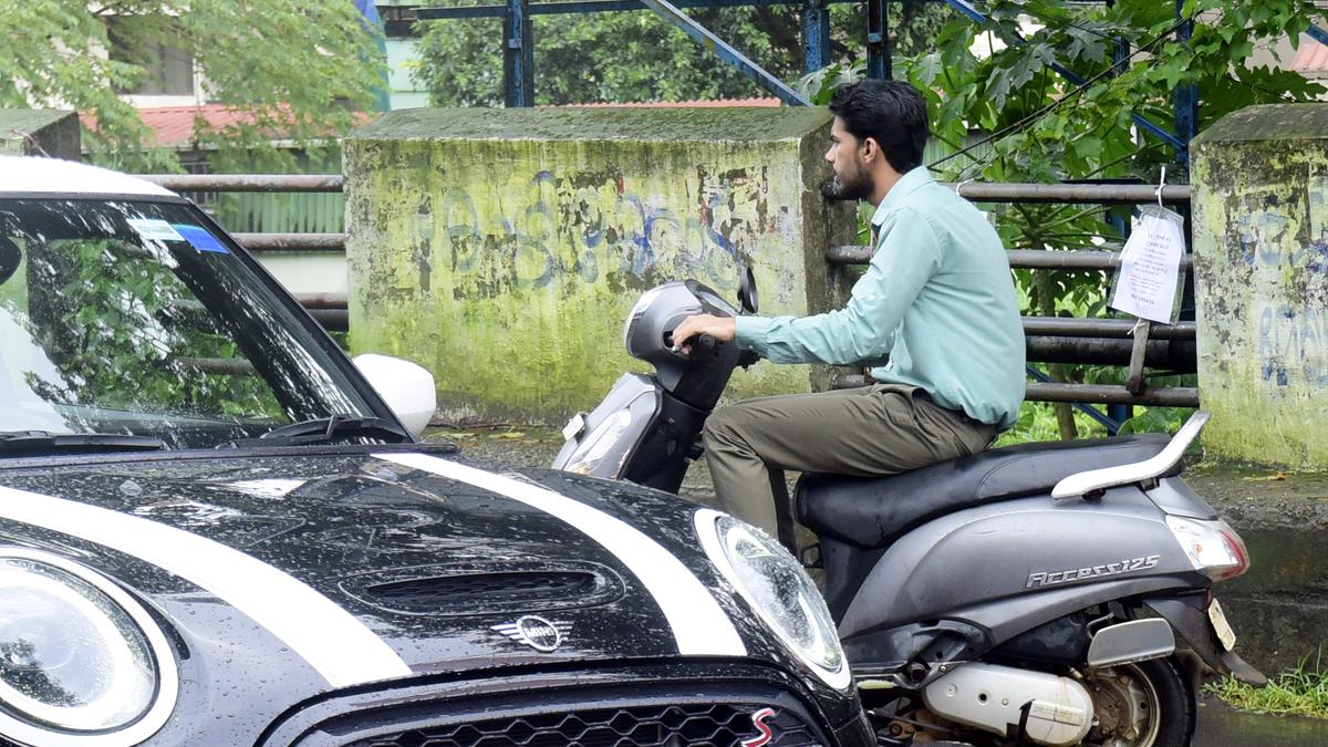 Two-wheeler riders top list of road rule violators in Kozhikode