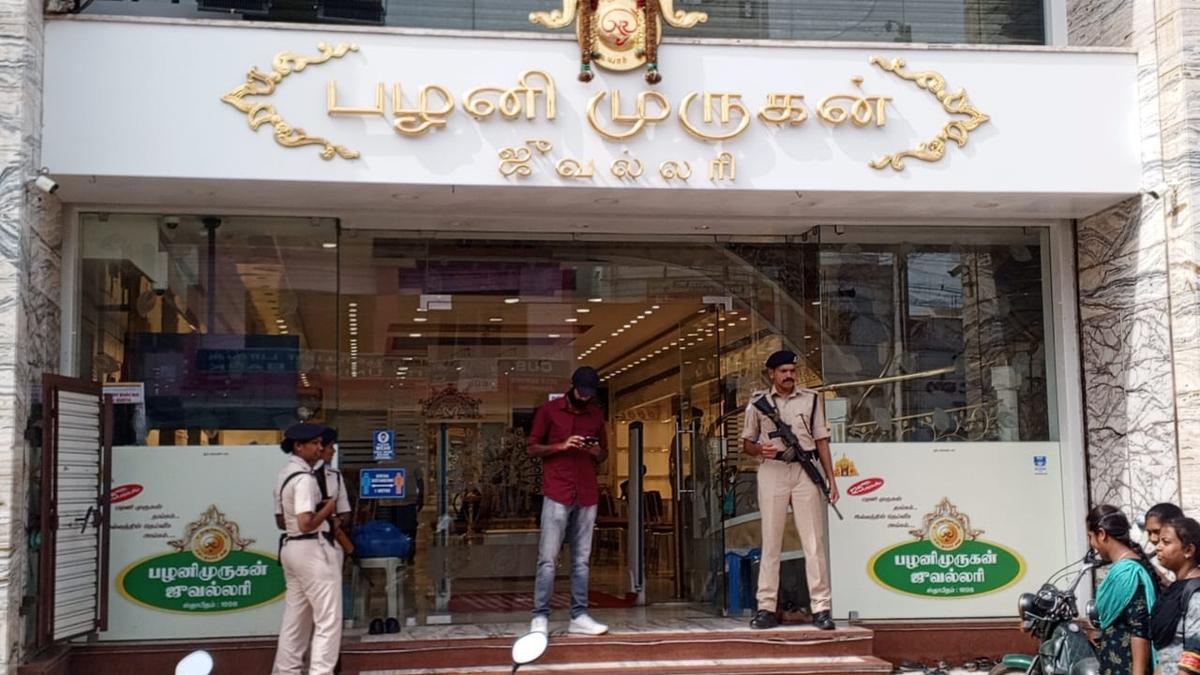 I-T officials wrap up second phase of searches in Karur 