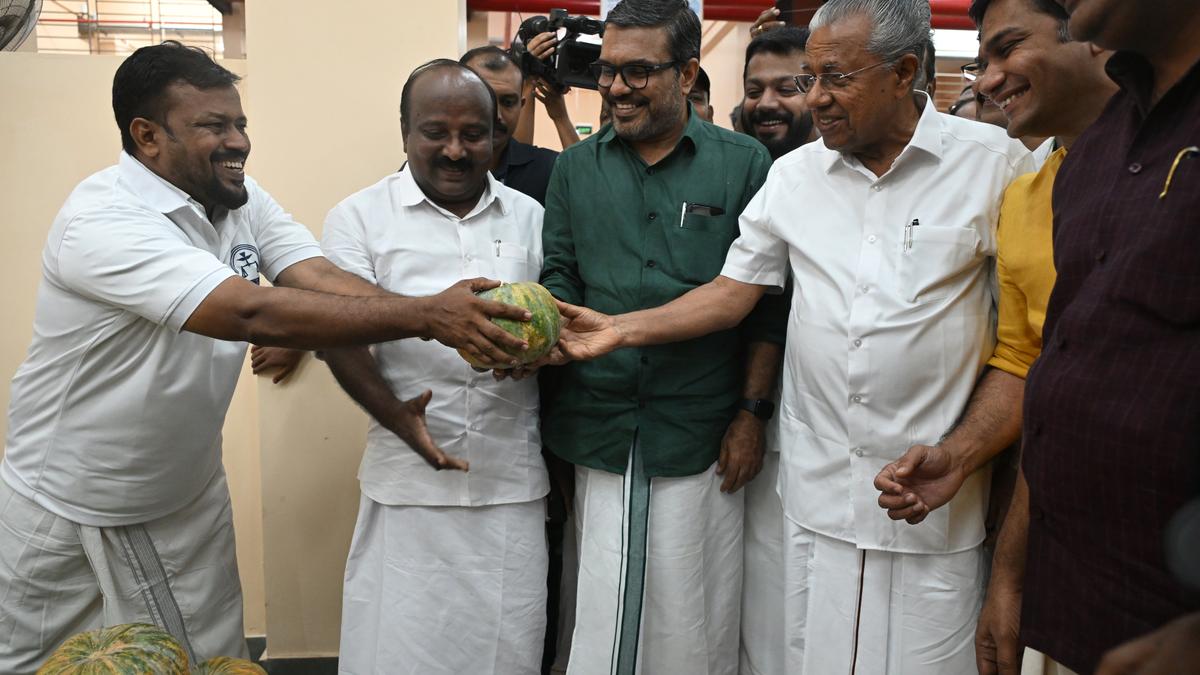 CM inaugurates new Ernakulam Market Complex