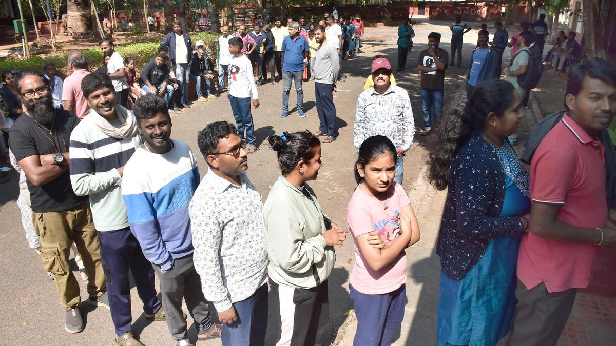 Rangayana gives away applications for Chinnara Mela