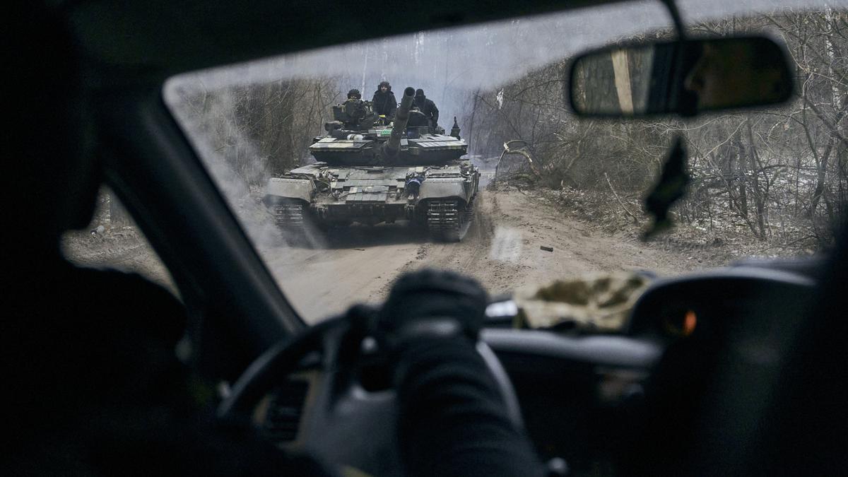 Ukraine defends Luhansk region as Russia brings in troops – governor