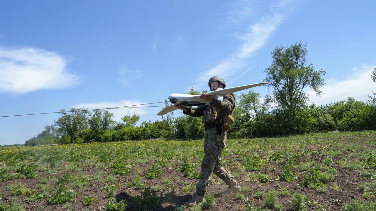 Ukraine and Russia exchange drone attacks while Russia continues its push in the east