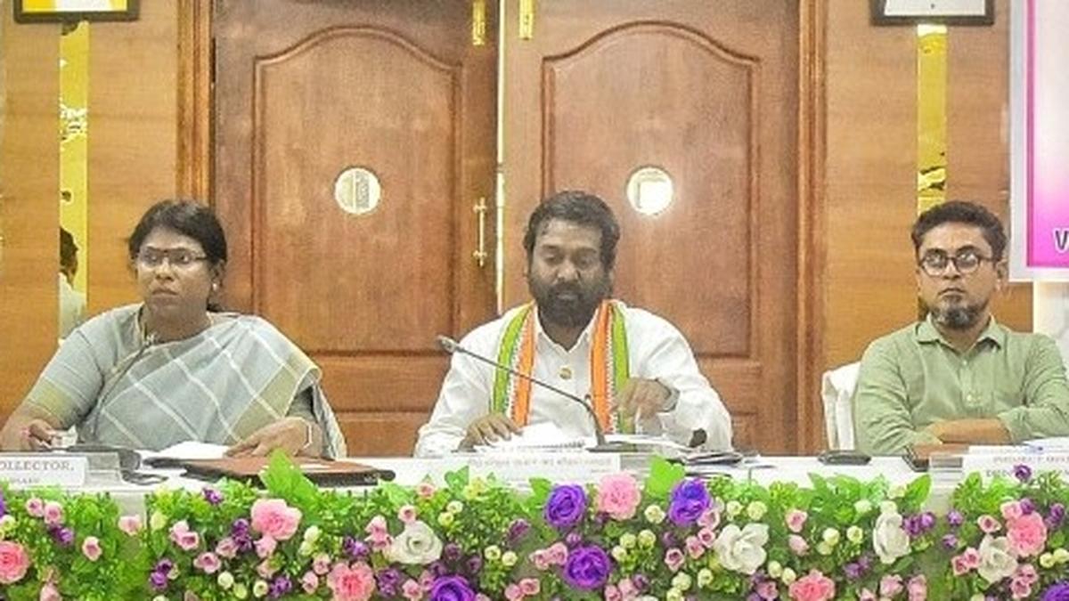 Kanniyakumari MP Vijay Vasanth reviews development projects in district