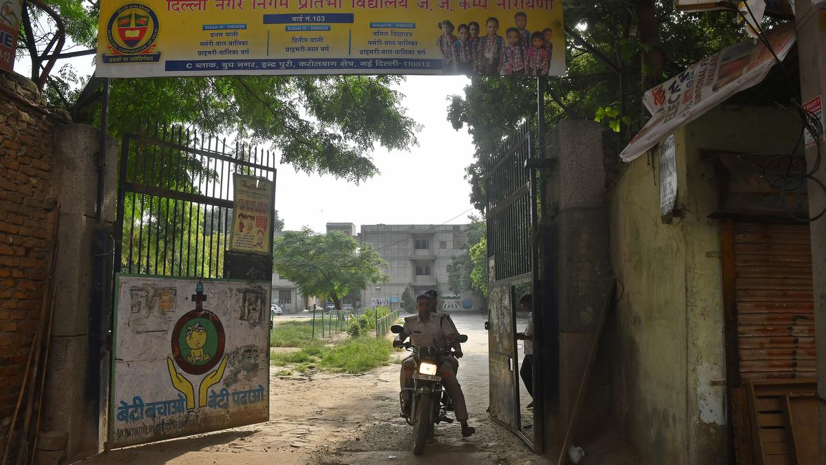 28 schoolchildren in Delhi hospitalised after mid-day meal; Mayor blames gas leak, BJP alleges food poisoning