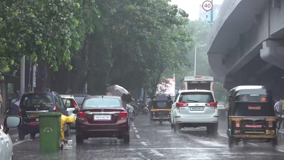 IMD issues orange alert as heavy rains lash Mumbai