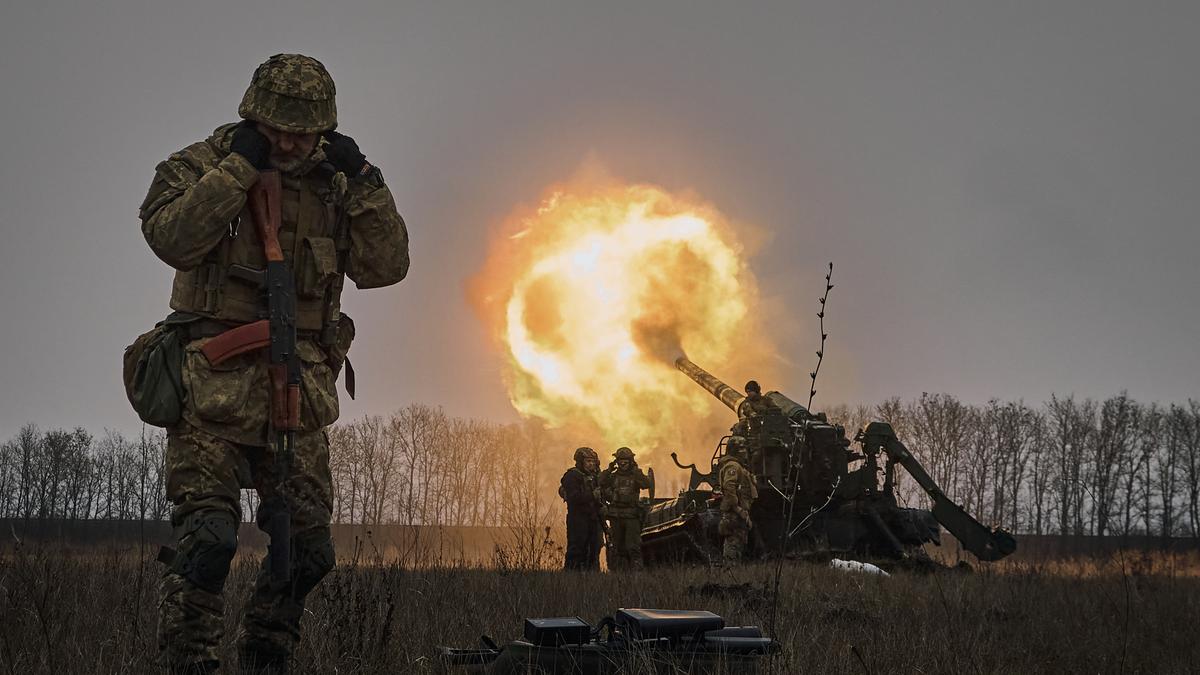 Ukraine troops prepare for threat of Russia capturing Bakhmut