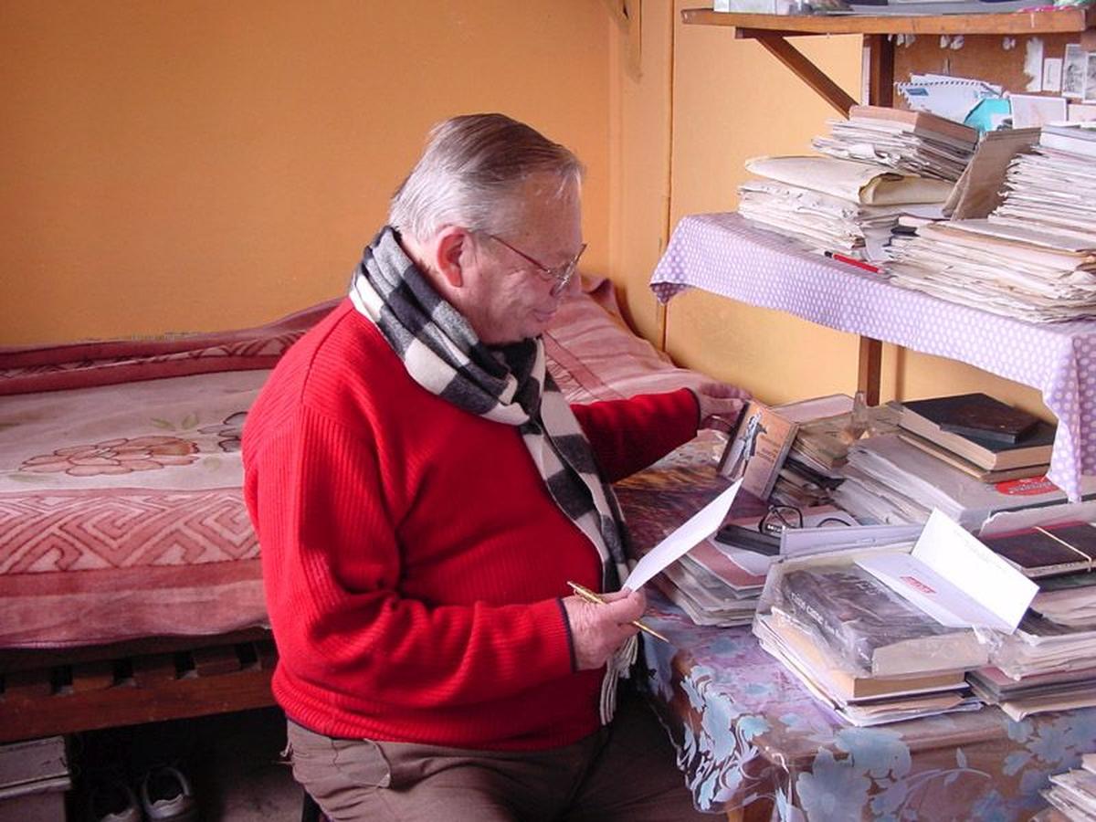 Ruskin Bond has an idyllic but consistent writing routine Ruskin Bond has an idyllic but consistent writing routine