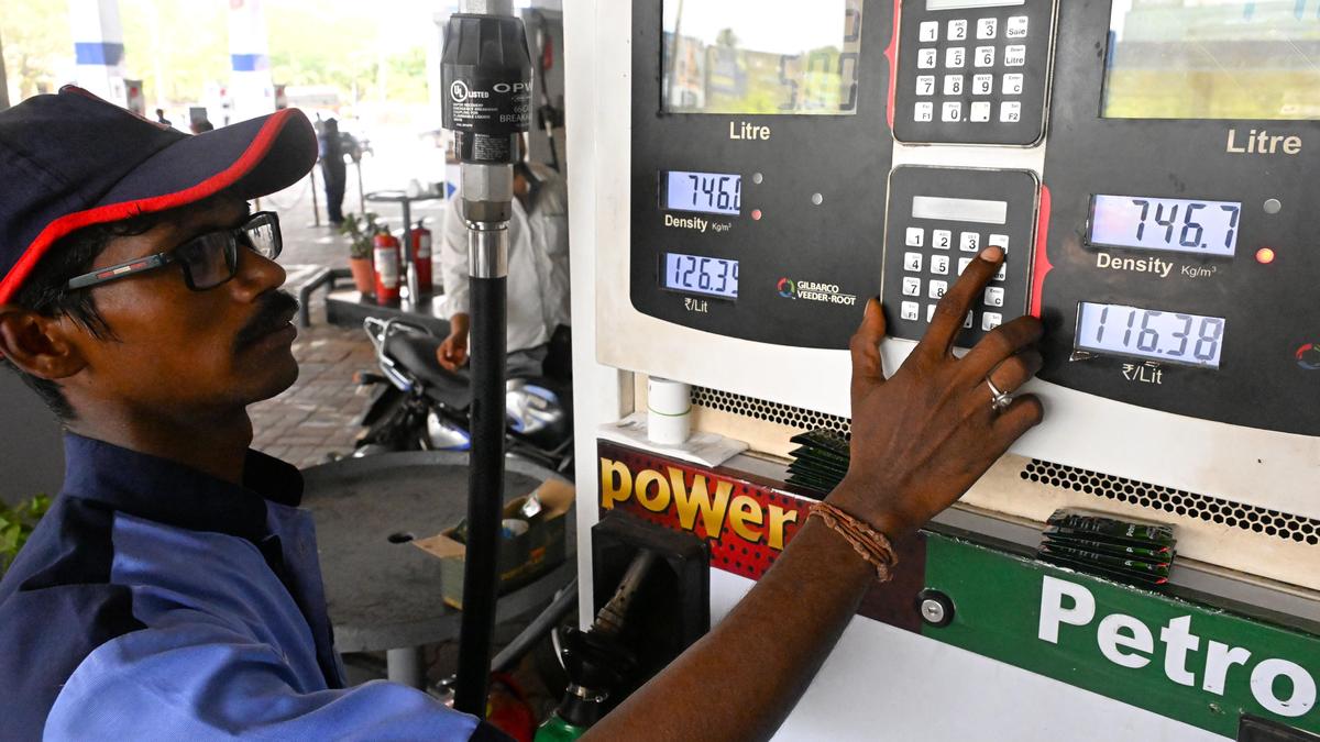 Petrol prices cross ₹116 in Vizag, triggers concern