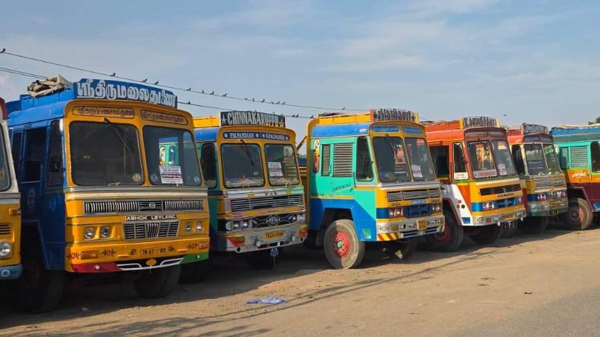 Lorry owners on strike against new parking charges levied at Koodal Nagar goods shed