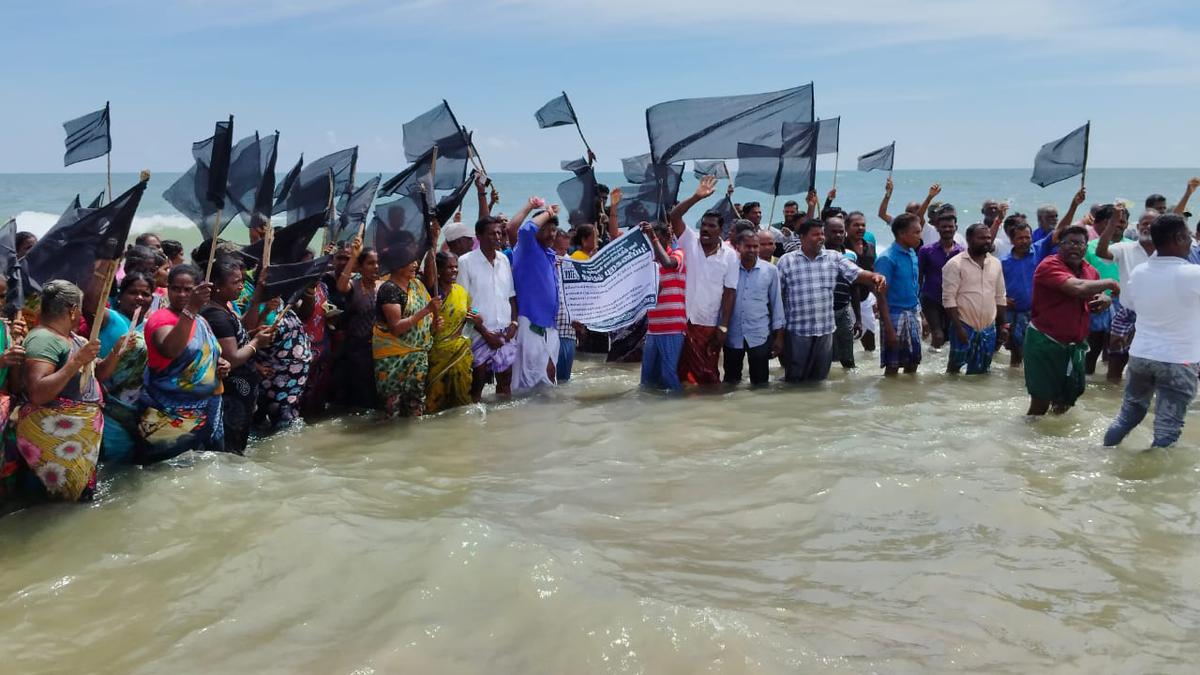 Fishers stage protest on beach demanding amenities