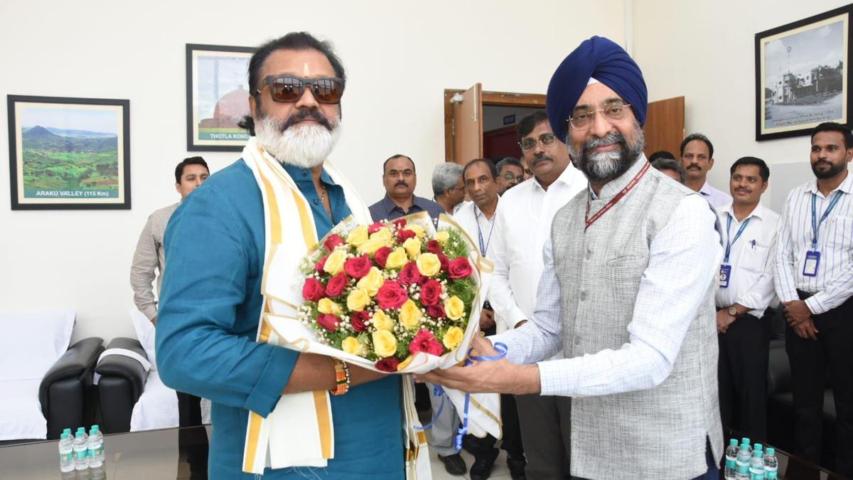 Union Minister reviews modernisation and green initiatives at Vizag Port