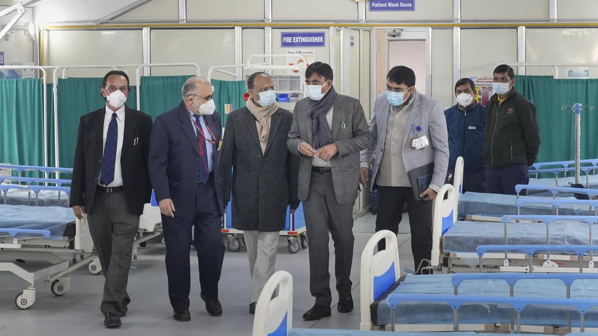 Union Health Minister Mandaviya visits Safdarjung Hospital, reviews COVID-19 mock drill