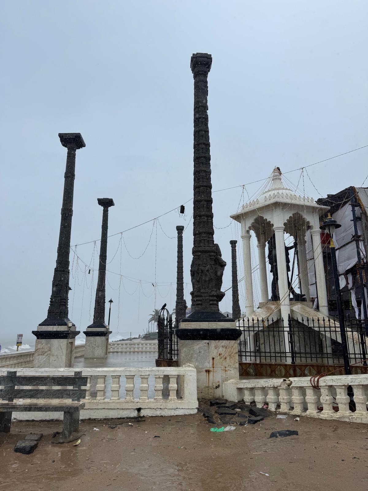 These statues are fine specimens of Vijayanagar sculpture These statues are fine specimens of Vijayanagar sculpture