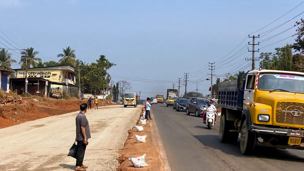 Ganjimutt residents endure dust clouds as NHAI widens NH 169