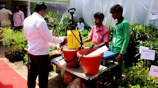 Bags of soil passed off as fertiliser in Kalaburagi, allege KRRS leaders -  The Hindu