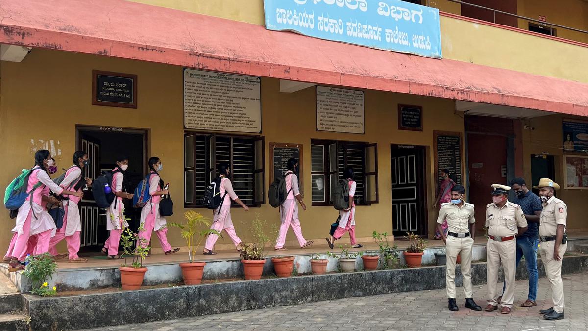 High school students in a Udupi school turn up with hijab