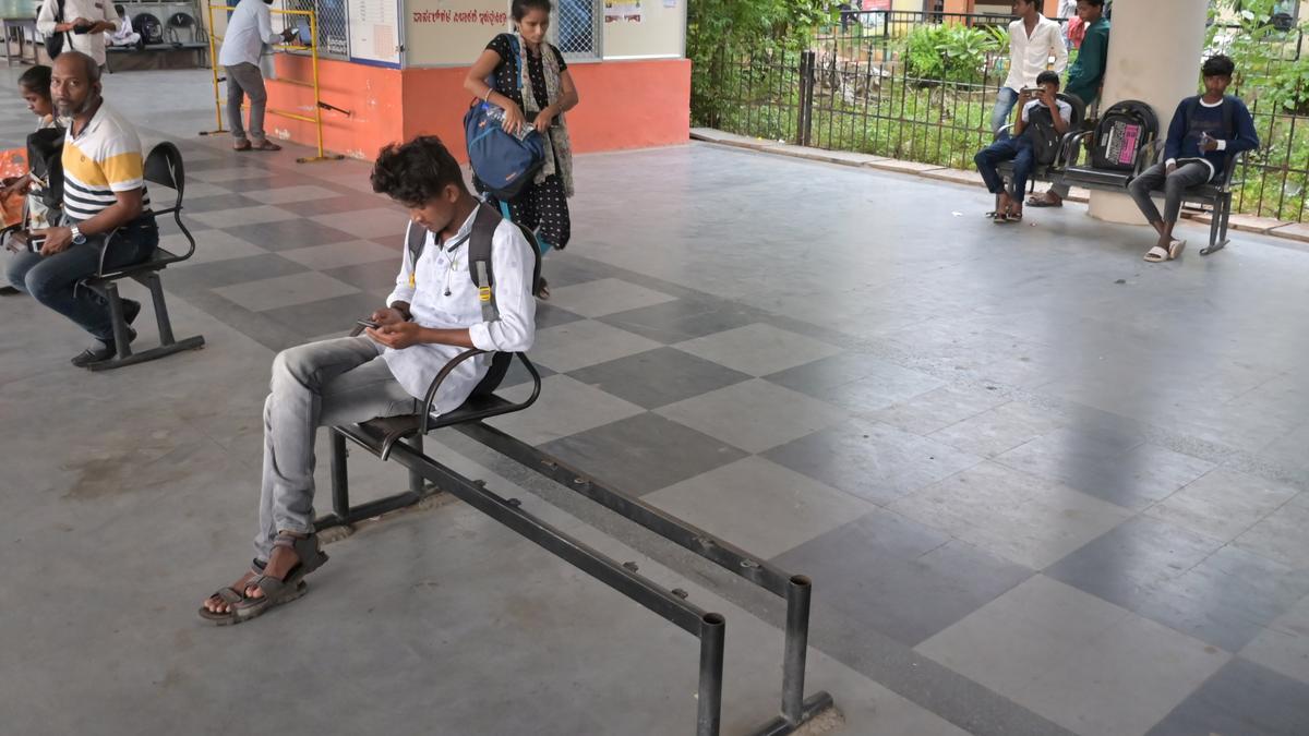 Central bus stand in Yadgir smacks of official apathy The Hindu