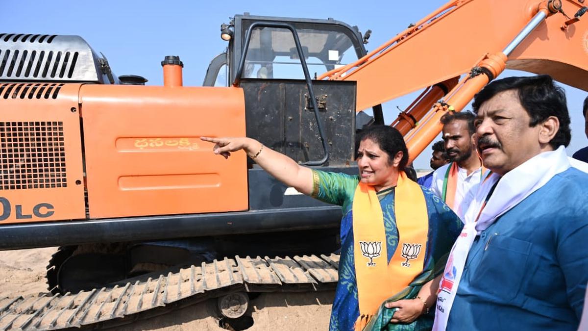 Illegal sand mining in Godavari River poses a threat to Sir Arthur Cotton Barrage, alleges BJP Andhra President D. Purandeswari