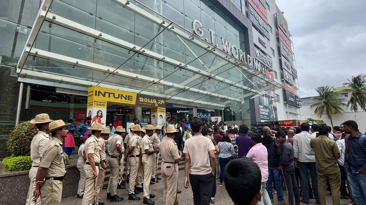 Farmer wearing dhoti denied entry into mall in Bengaluru, farmers threaten protest 