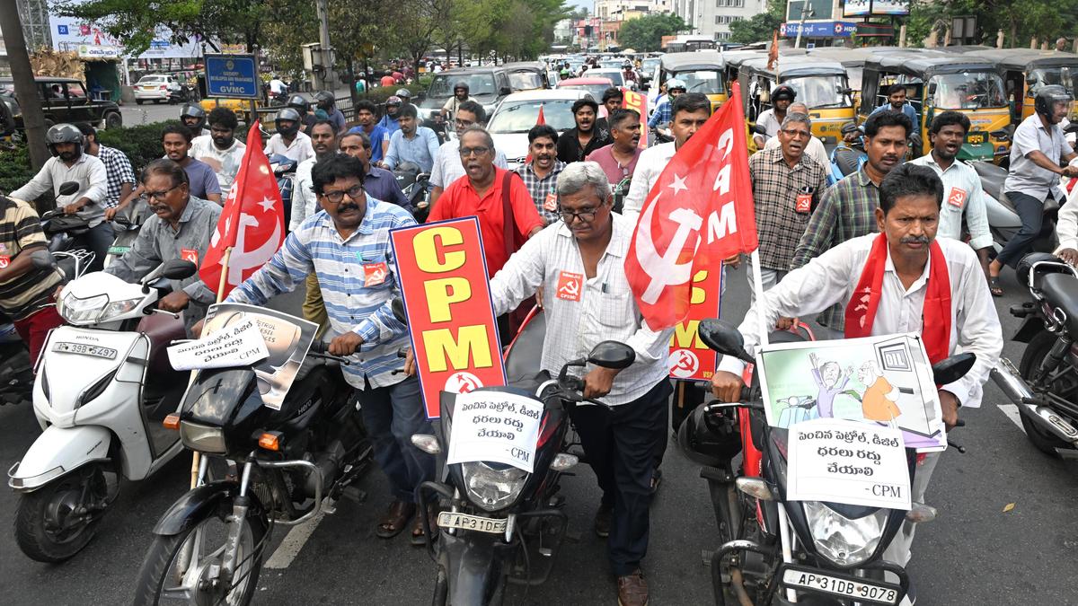 CPM stages protest in Vizag against fuel price hike