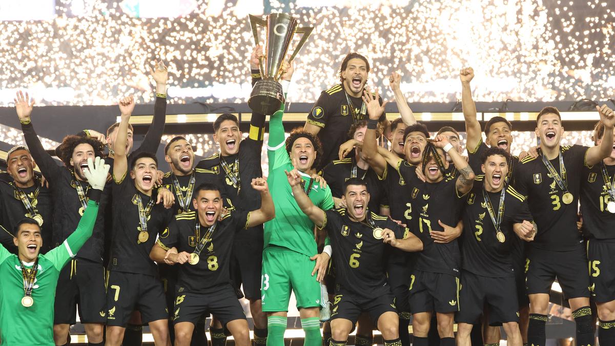 Mexico beat U.S. 2-1 to win 10th Gold Cup title