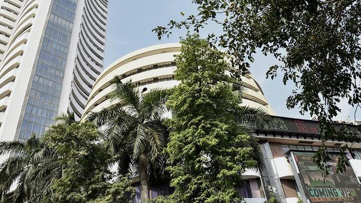 Stock markets tumble in early trade amid weak global cues, FII outflows