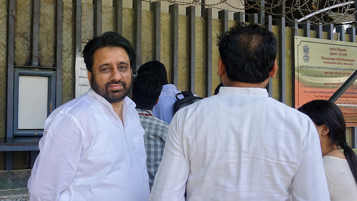 Delhi Court grants bail to AAP MLA Amanatullah Khan in a complaint case of ED for not attending summons