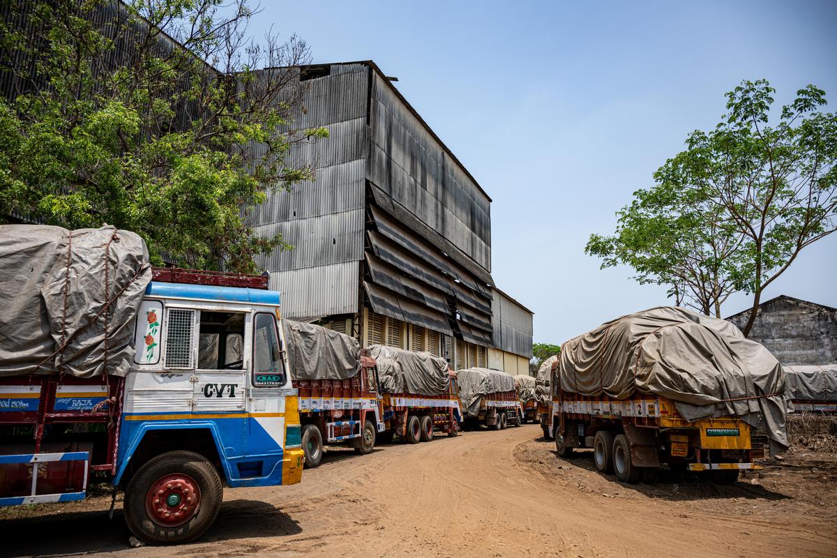 Slow progress of infrastructure work, free-for-all situation on busy roads and unemployment frustrate voters of Mayiladuthurai