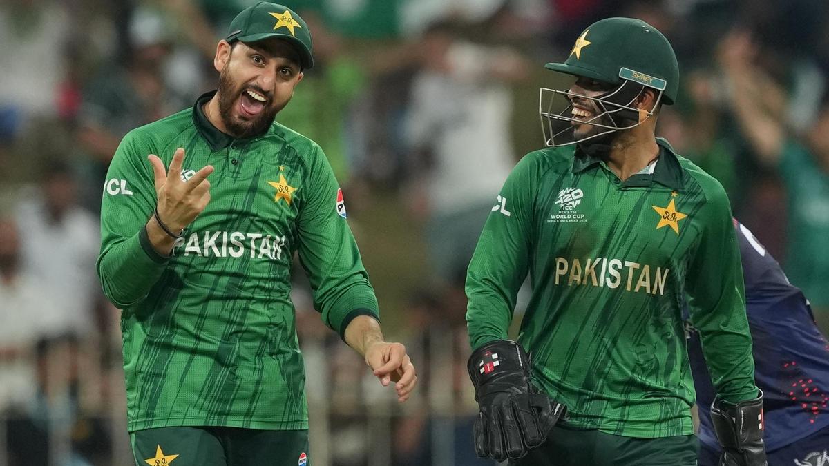 Kita punya spinner yang berkualitas, tak perlu pusing soal kecepatan bowling: Salman Agha