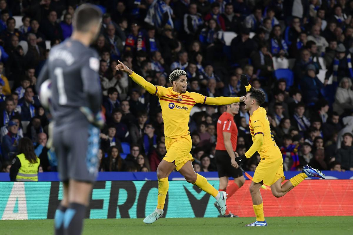 Araujo's late goal gives Barcelona 1-0 win at Real Sociedad