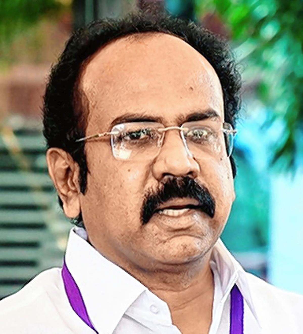 Minister joins issue with Palaniswami
