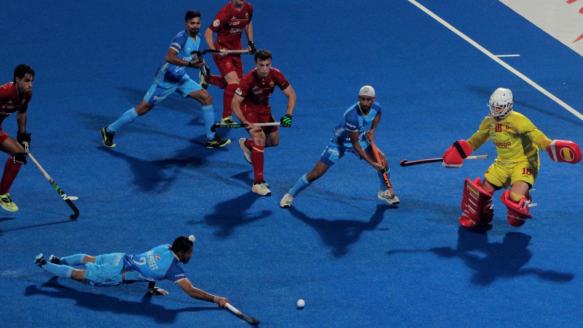 Change of fortunes for Indian men, women go down in shootout