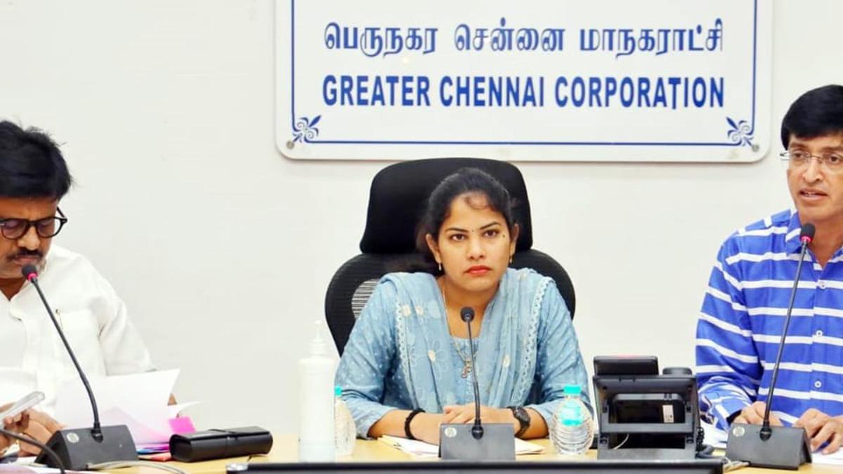 23,000 Greater Chennai Corporation employees engaged in cyclone preparedness activities, more on standby